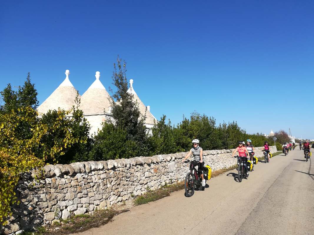 Cycling in Puglia, Itria Valley, Trulli